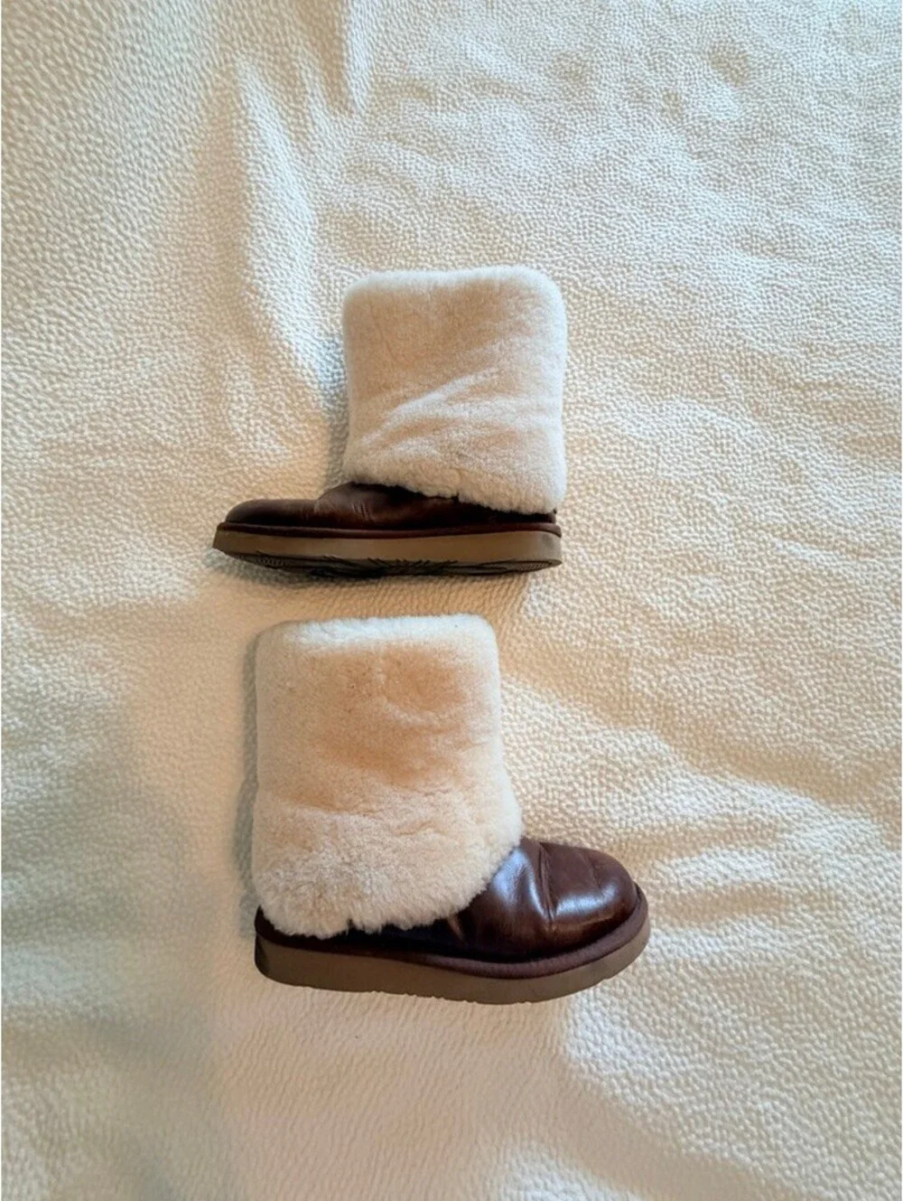 UGG Australia | Patten Leather Shearling Boots Women’s Size 8 | SKU xl017